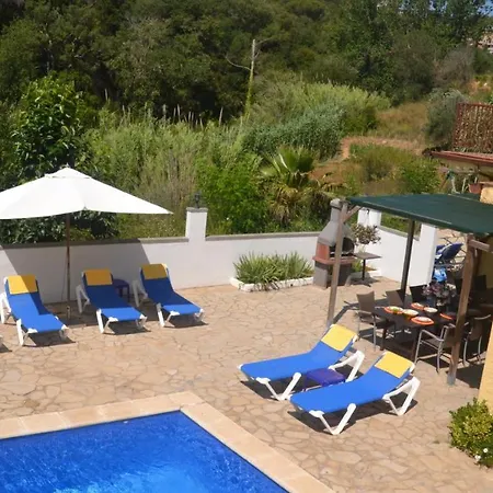 Sleeps 10 *