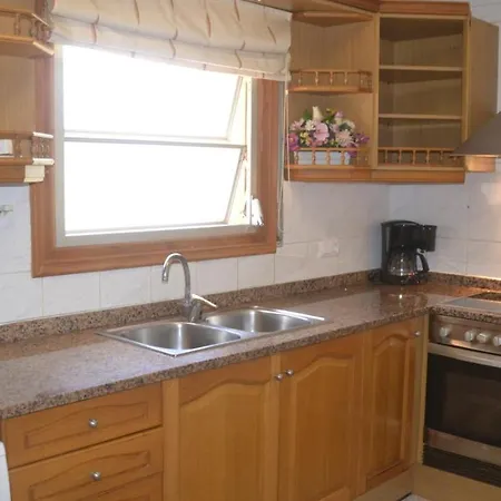 Sleeps 10 Льорет-де-Мар